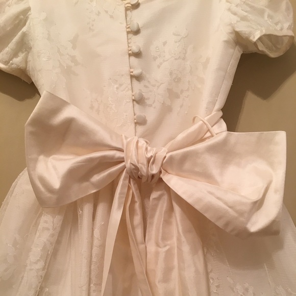 Designer Communion/Flower girls dress - Picture 3 of 7